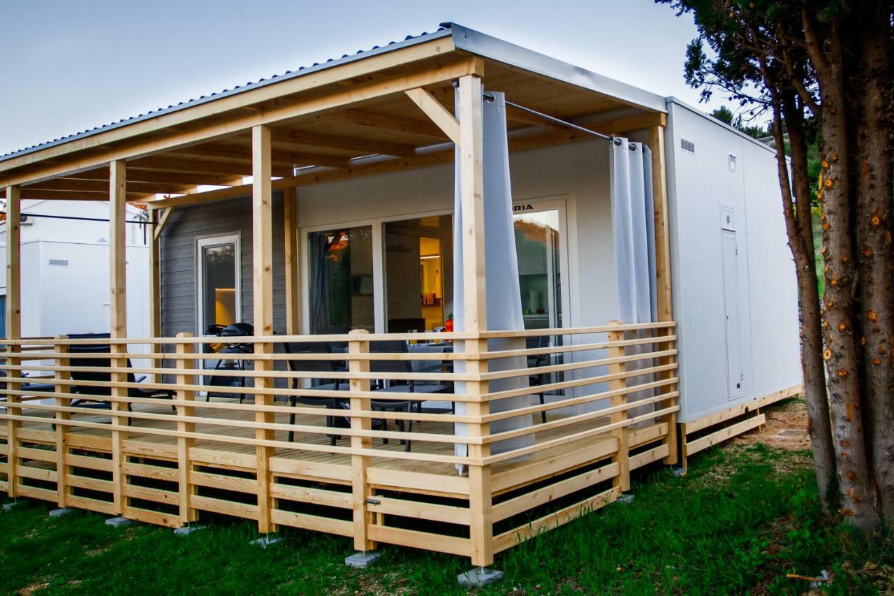 Adrijela Mobile Home Jezera Exteriör bild